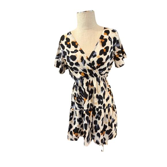 Unbranded Dresses & Skirts - Womens A-Line Dress Small White Leopard Print V-Neck Short Sleeve Pullover